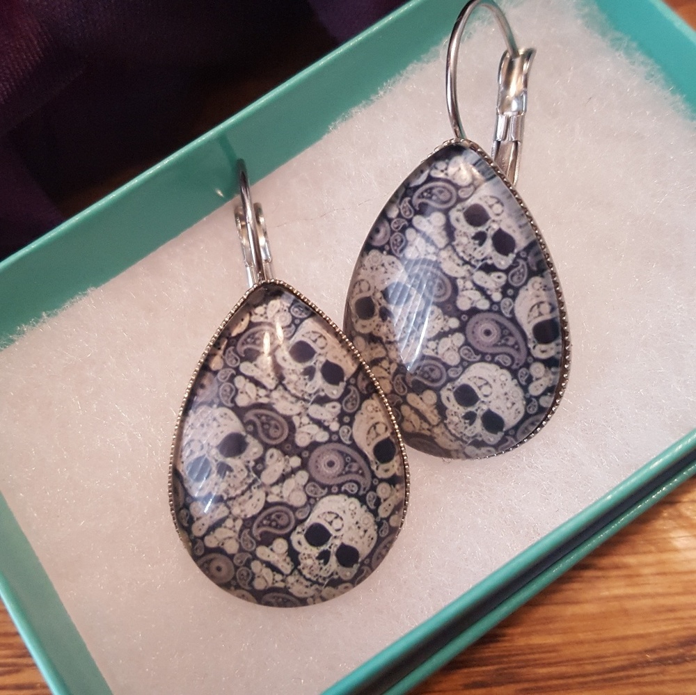 NWOT- Handmade Skull Teardrop Earrings